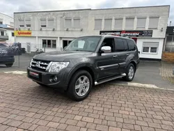 Grau Gebraucht 2014 Mitsubishi Pajero Edition SUV | 24.900 € (Etwas zu teuer)