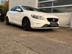 Weiß Gebraucht 2016 Volvo V40 Limousine | 10.999 € (Fairer Preis)