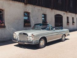 Silber Gebraucht 1970 Mercedes 280 SE Cabrio | 249.900 €
