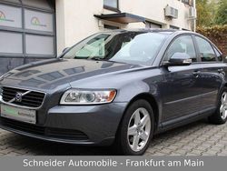 Grau Gebraucht 2009 Volvo S40 Limousine | 3.650 €