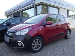 Rot Gebraucht 2016 Hyundai i10 Passion Kleinwagen | 6.699 € (Fairer Preis)