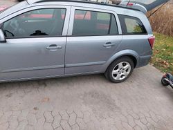 Blau Gebraucht 2007 Opel Astra Kombi | 900 € (Guter Preis)