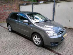 Grau Gebraucht 2005 Toyota Corolla Limousine | 3.950 € (Etwas zu teuer)