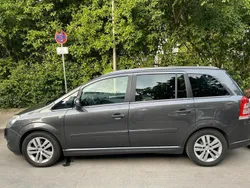 Grau Gebraucht 2009 Opel Zafira Sport Van / Kleinbus | 4.900 € (Teuer)