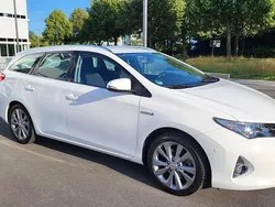 Weiß Gebraucht 2013 Toyota Auris Hybrid Kombi | 13.900 €