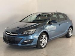 Blau Gebraucht 2014 Opel Astra Selection Limousine | 7.290 € (Etwas zu teuer)