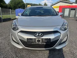 Silber Gebraucht 2012 Hyundai i30 Trend Limousine | 3.999 € (Guter Preis)