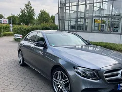 Grau Gebraucht 2019 Mercedes 350 AMG line Limousine | 32.250 €