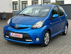 Blau Gebraucht 2013 Toyota Aygo Basis Kleinwagen | 4.500 € (Fairer Preis)