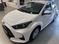 Weiß Gebraucht 2022 Toyota Yaris Limousine | 12.890 € (Guter Preis)