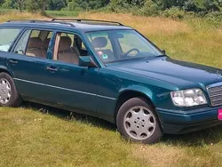 Grün Gebraucht 1995 Mercedes E200 Kombi | 8.650 €