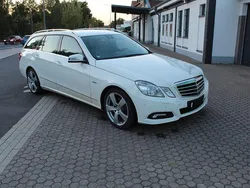 Weiß Gebraucht 2010 Mercedes E200 Avantgarde Kombi | 7.499 € (Fairer Preis)