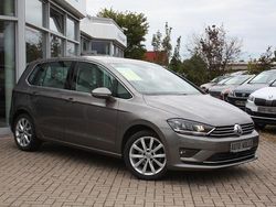 Grau Gebraucht 2016 VW Golf VII Highline Limousine | 15.950 € (Fairer Preis)