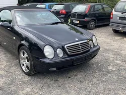 Schwarz Gebraucht 1999 Mercedes CLK320 Cabrio | 7.750 € (Etwas zu teuer)