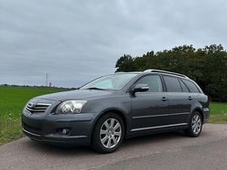 Grau Gebraucht 2008 Toyota Avensis Kombi | 3.999 € (Etwas zu teuer)