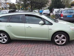 Grün Gebraucht 2011 Opel Astra Edition Kombi | 6.400 € (Fairer Preis)