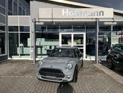 Grau Gebraucht 2018 Mini ONE Kleinwagen | 13.999 € (Etwas zu teuer)