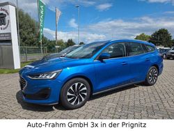 Blau Gebraucht 2023 Ford Focus Titanium Limousine | 19.990 € (Fairer Preis)
