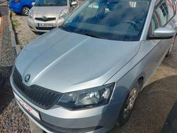 Silber Gebraucht 2016 Skoda Fabia Active Limousine | 8.690 € (Fairer Preis)