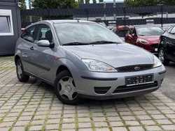 Silber Gebraucht 2002 Ford Focus Ambiente Limousine | 570 € (Superpreis)