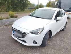 Weiß Gebraucht 2015 Mazda 2 Sports-Line Kleinwagen | 9.480 € (Fairer Preis)