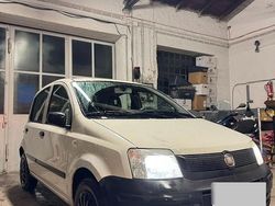 Weiß Gebraucht 2009 Fiat Panda Kleinwagen | 2.200 €