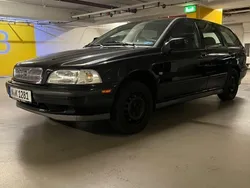 Schwarz Gebraucht 1999 Volvo V40 Kombi | 1.000 € (Fairer Preis)