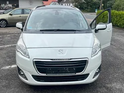 Weiß Gebraucht 2015 Peugeot 5008 Van / Kleinbus | 5.700 € (Guter Preis)