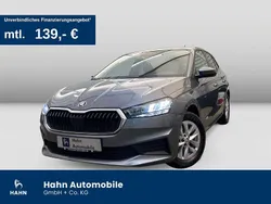 Graphitegrau metallic Gebraucht 2022 Skoda Fabia Ambition Limousine | 14.930 € (Fairer Preis)
