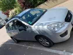 Grau Gebraucht 2009 Kia Carens Van / Kleinbus | 1.700 € (Guter Preis)