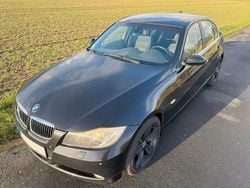 Schwarz Gebraucht 2006 BMW 330 M Sport Limousine | 4.950 €