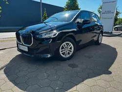 Schwarz Gebraucht 2022 BMW 218 Active Tourer Performance Van / Kleinbus | 19.990 €