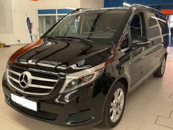 Obsidianschwarz Gebraucht 2015 Mercedes V220 Van / Kleinbus | 30.890 € (Etwas zu teuer)