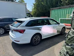 Weiß Gebraucht 2021 Skoda Octavia Ambition Kombi | 22.000 € (Fairer Preis)
