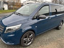 Blau Gebraucht 2018 Mercedes Vito Edition Van | 32.900 €