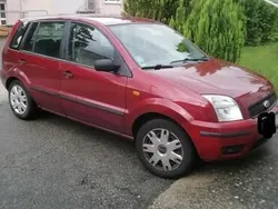 Rot Gebraucht 2003 Ford Fusion Kleinwagen | 900 € (Fairer Preis)