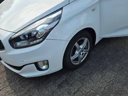 Weiß Gebraucht 2015 Kia Carens DREAM-TEAM Edition Van / Kleinbus | 12.900 € (Teuer)