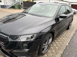 Schwarz Gebraucht 2023 Skoda Octavia RS Kombi | 32.000 € (Guter Preis)