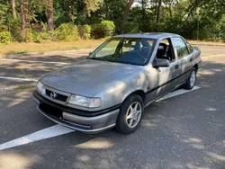 Silber Gebraucht 1994 Opel Vectra Limousine | 1.990 €