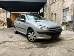 Silber Gebraucht 2002 Peugeot 206 Kleinwagen | 990 € (Fairer Preis)