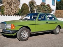 Grün Gebraucht 1981 Mercedes 200 Limousine | 13.500 €