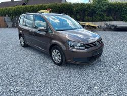Braun Gebraucht 2015 VW Touran Trendline Van / Kleinbus | 6.750 € (Teuer)