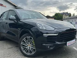 Schwarz Gebraucht 2015 Porsche Cayenne S E-Hybrid SUV | 28.990 € (Etwas zu teuer)