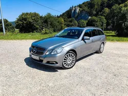 Grau Gebraucht 2010 Mercedes E200 Elegance Limousine | 9.000 €