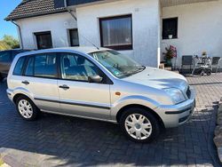 Silber Gebraucht 2004 Ford Fusion Ambiente Limousine | 666 € (Superpreis)