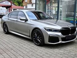 Grau Gebraucht 2022 BMW 730 Shadowline Limousine | 27.965 €