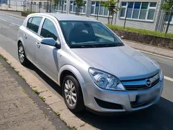 Silber Gebraucht 2009 Opel Astra Limousine | 5.000 € (Fairer Preis)