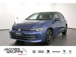 Blau Gebraucht 2024 VW Golf VIII Edition Limousine | 29.930 € (Fairer Preis)