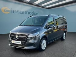 Grau Gebraucht 2025 Mercedes V220 Van / Kleinbus | 64.449 €