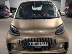 Gold Gebraucht 2023 Smart ForTwo Electric Drive Exclusive Kleinwagen | 15.500 € (Etwas zu teuer)